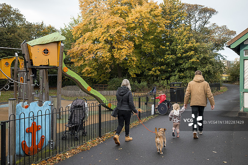 前往游乐场图片素材