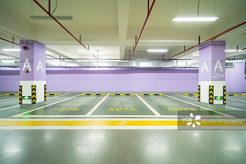 地下停车场图片素材