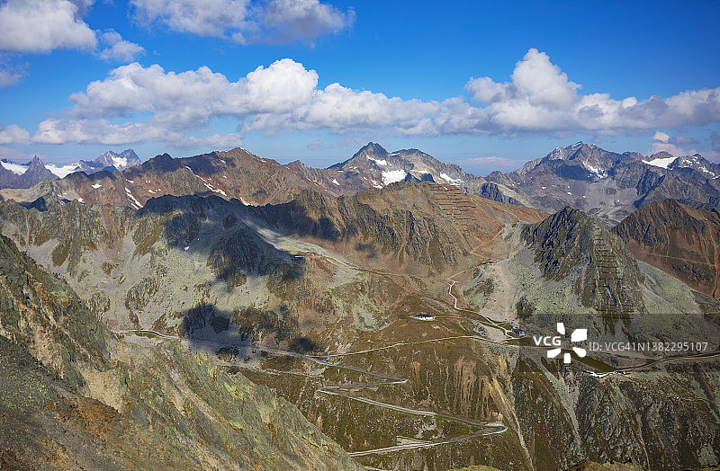 奥茨塔尔冰川公路通往雷滕巴赫冰川图片素材