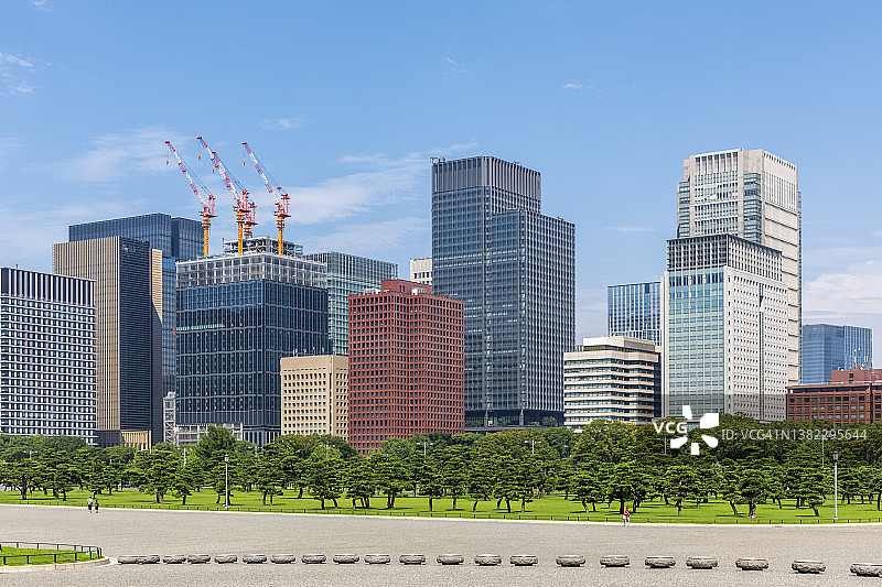 日本关东地区东京千代田区夏季天际线图片素材
