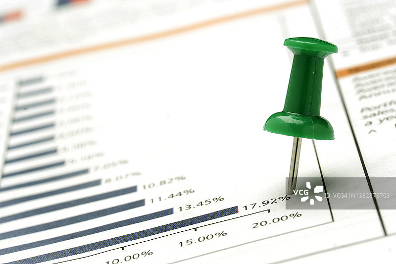 商业文件上的图钉图片素材