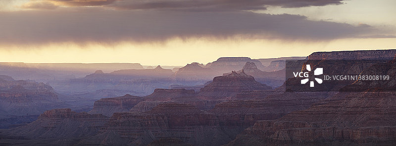 大峡谷谷底细节图片素材