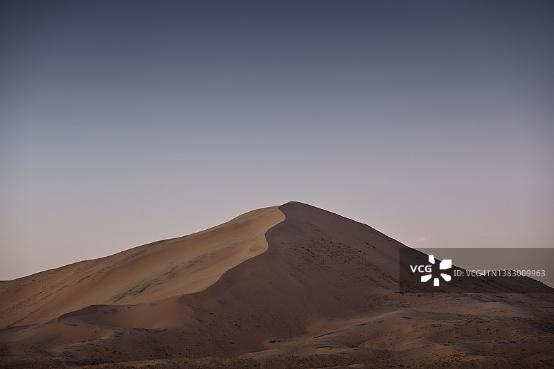 日落时分的凯尔索沙丘，莫哈韦沙漠，美国加利福尼亚州图片素材