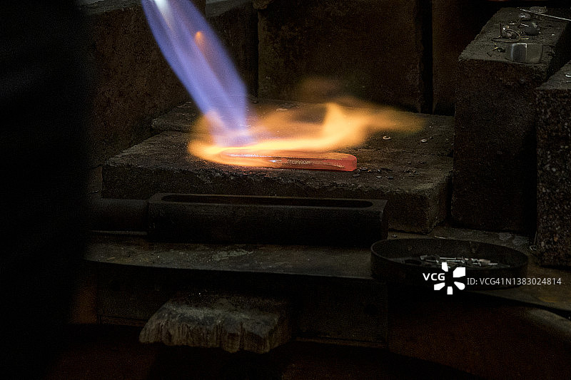 珠宝工坊中的铸造厂图片素材