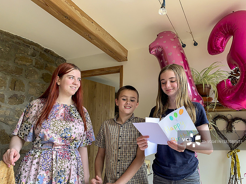 庆祝盛大的生日图片素材