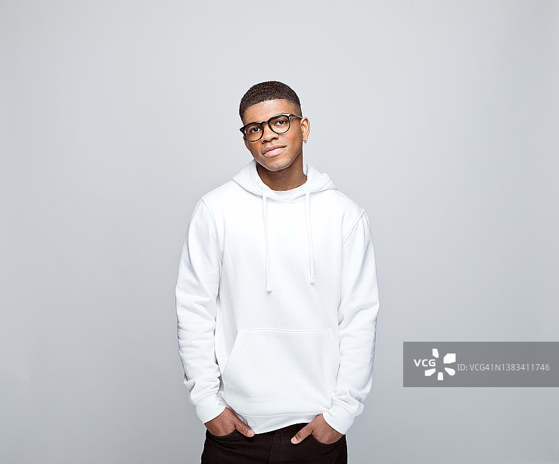 友善的年轻男子肖像图片素材