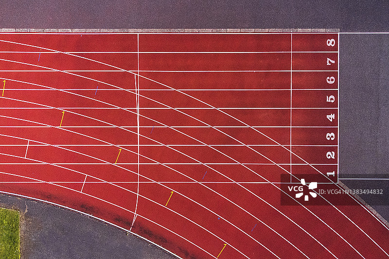 航拍田径跑道起跑区图片素材