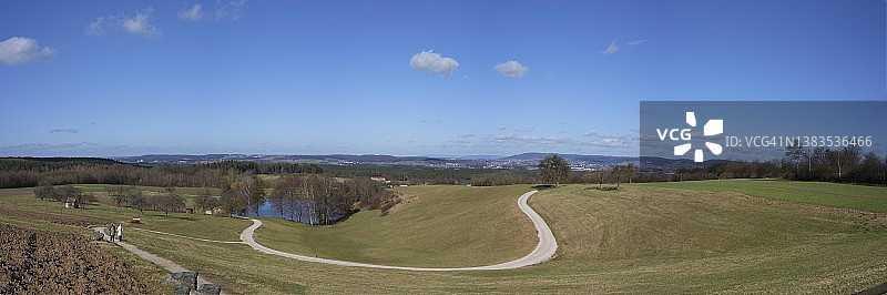 弗兰肯瑞士全景：卡尔克罗伊特奴隶池塘，德国巴伐利亚州图片素材
