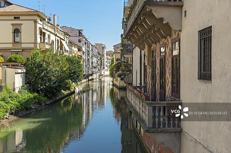 意大利帕多瓦运河景色图片素材