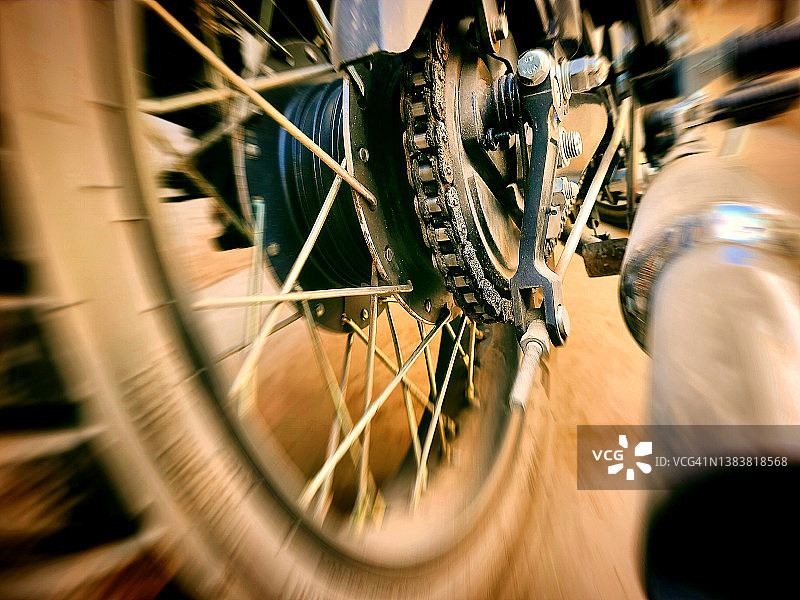 摩托车车轮特写图片素材