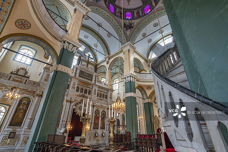 土耳其伊斯坦布尔贝伊奥卢区塔拉巴西社区的圣君士坦丁和海伦希腊东正教教堂图片素材