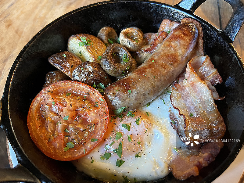 英式爱尔兰传统全套早餐图片素材