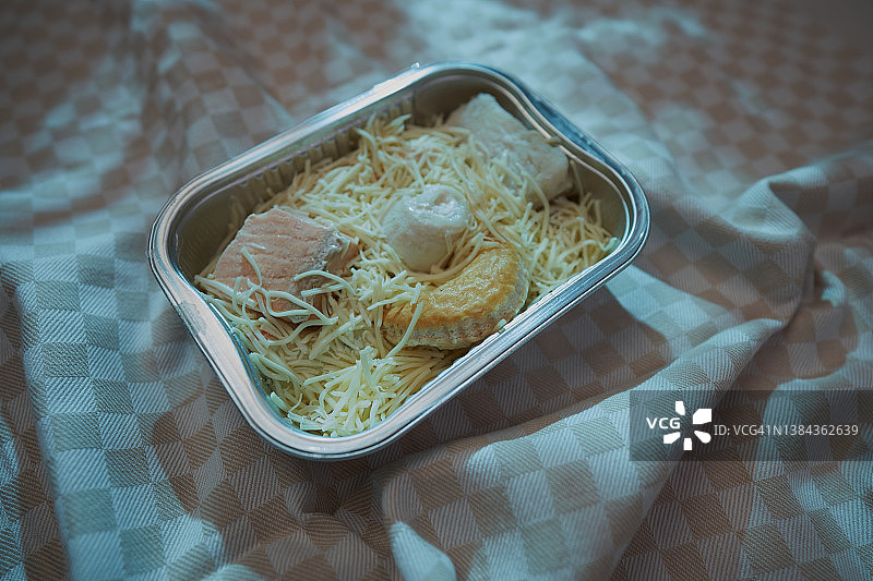 烤箱或微波炉鱼盘图片素材