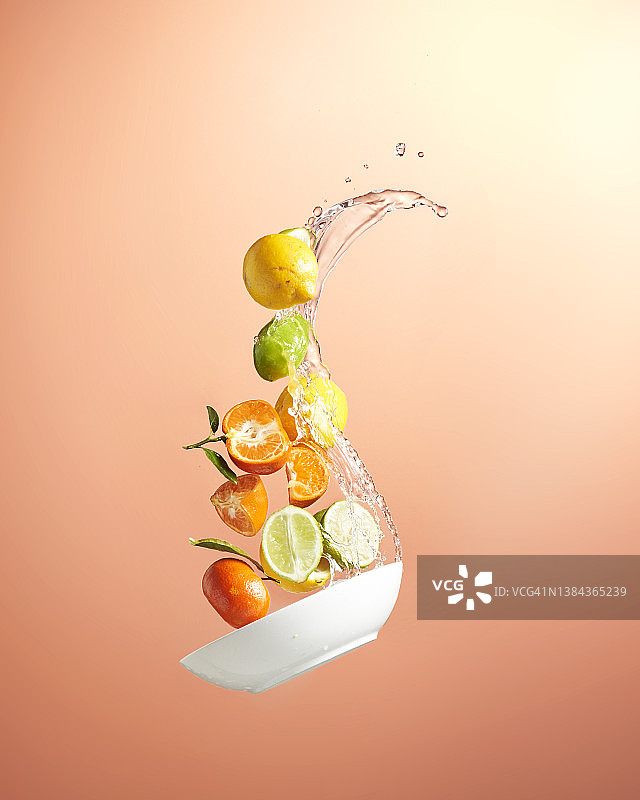 半空中的柑橘图片素材