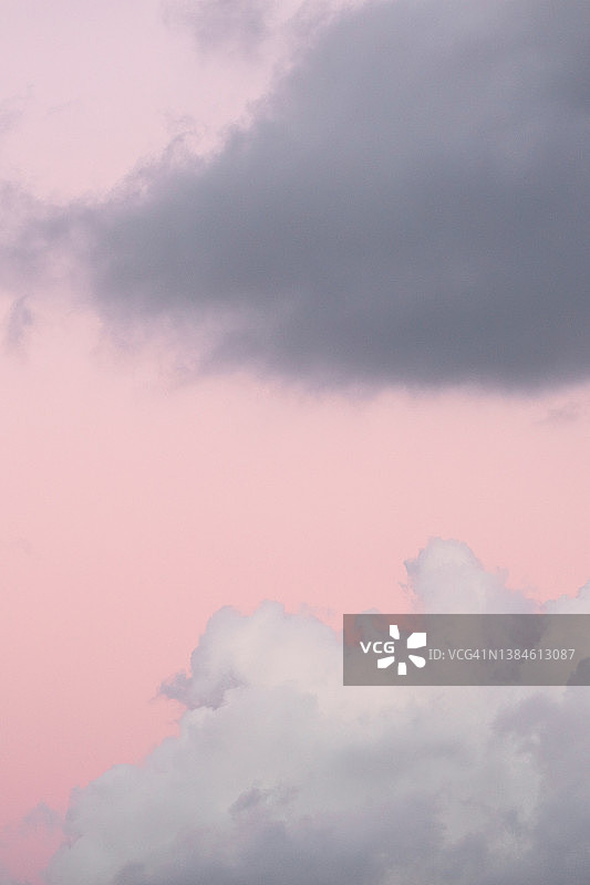 巴黎的粉色天空图片素材