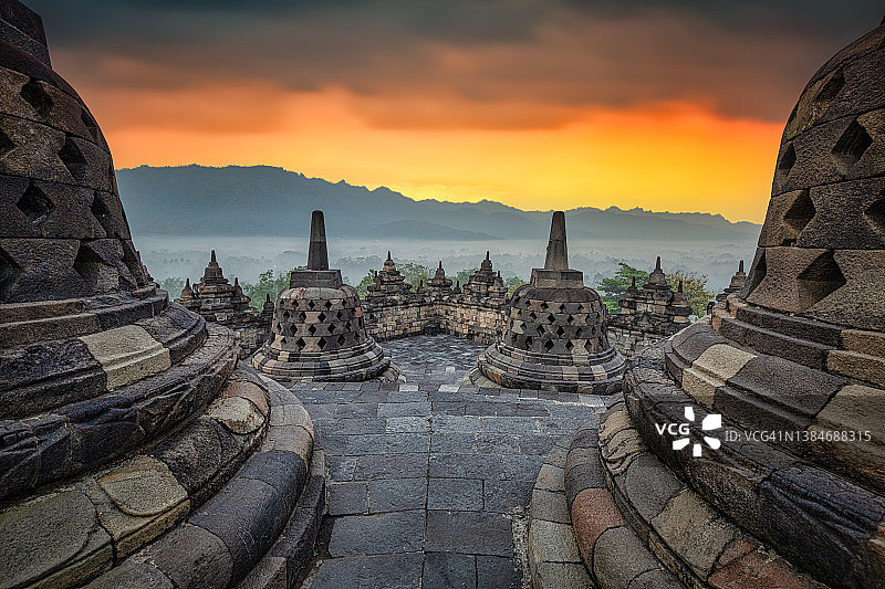 婆罗浮屠的早晨图片素材