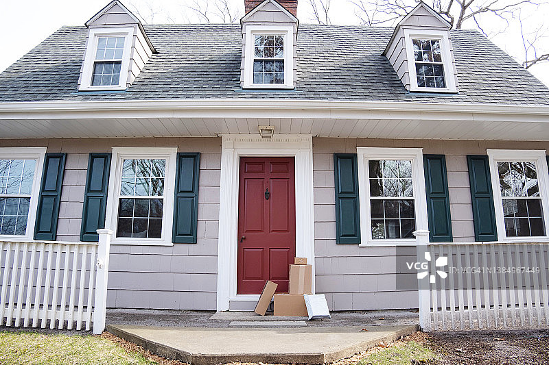 包裹已送达门口图片素材