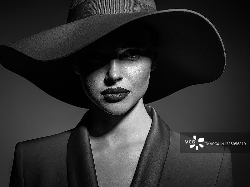 戴帽子的漂亮女孩图片素材