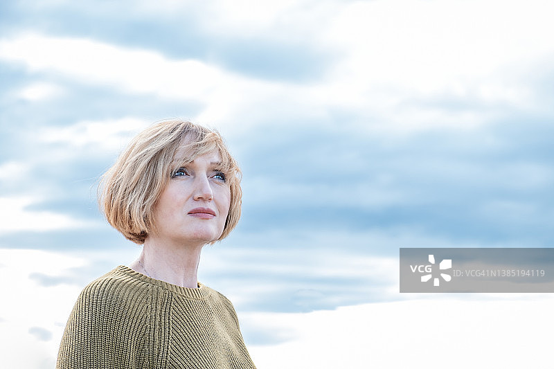 白日做梦图片素材