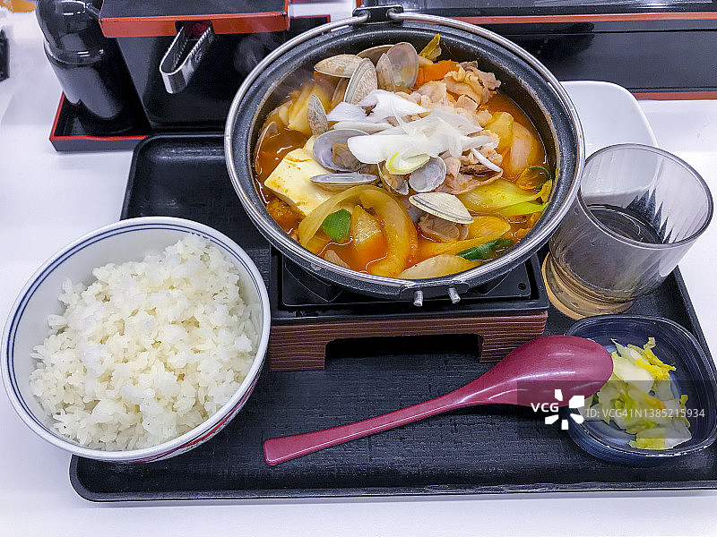 马尼拉蛤蜊猪肉찌개韩式火锅（单人份）图片素材
