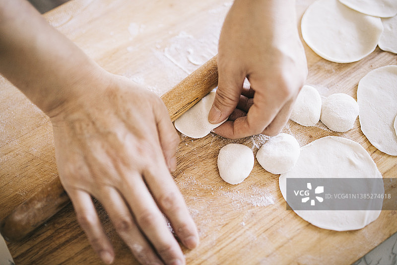 饺子制作过程图片素材