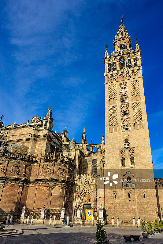 塞维利亚大教堂和希拉尔达塔图片素材