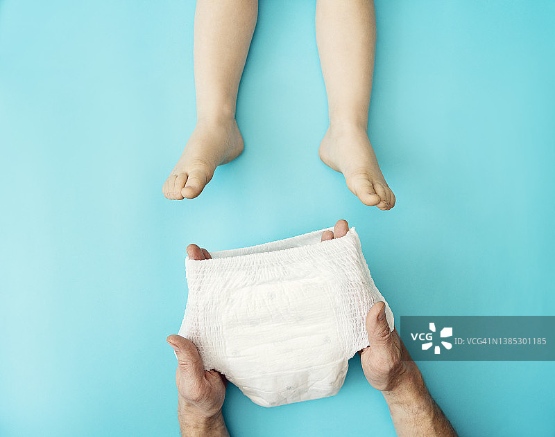 换尿布图片素材