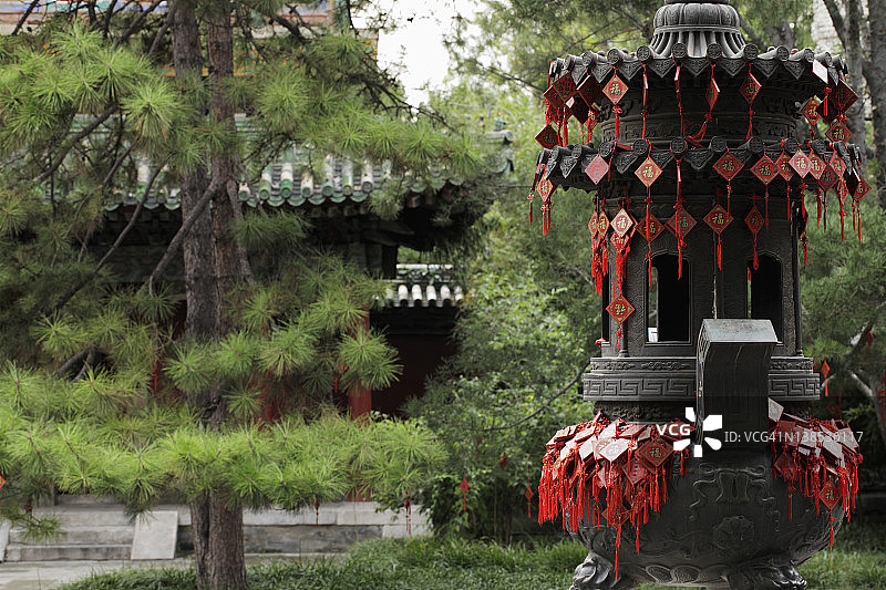 中国北京寺庙里的骨灰瓮上的美好祝愿图片素材