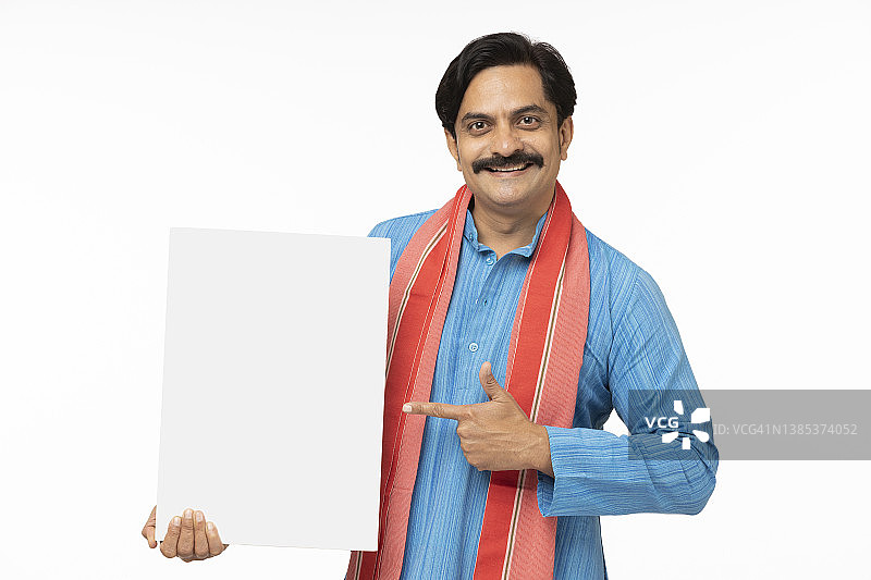 男人手持白色广告板的库存照片图片素材