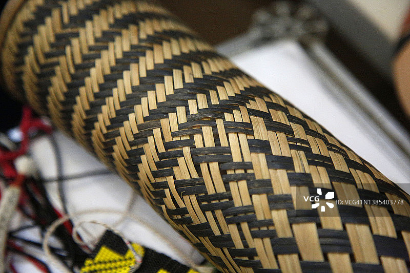 在巴西贝伦的集市上出售的本土乐器图片素材