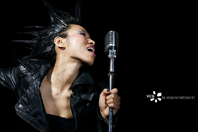 朋克摇滚女歌手图片素材