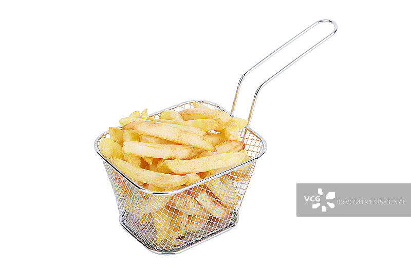不锈钢篮中的炸薯条，白色背景图片素材