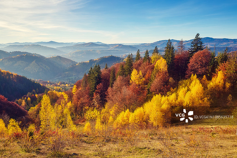壮丽的秋季景色图片素材