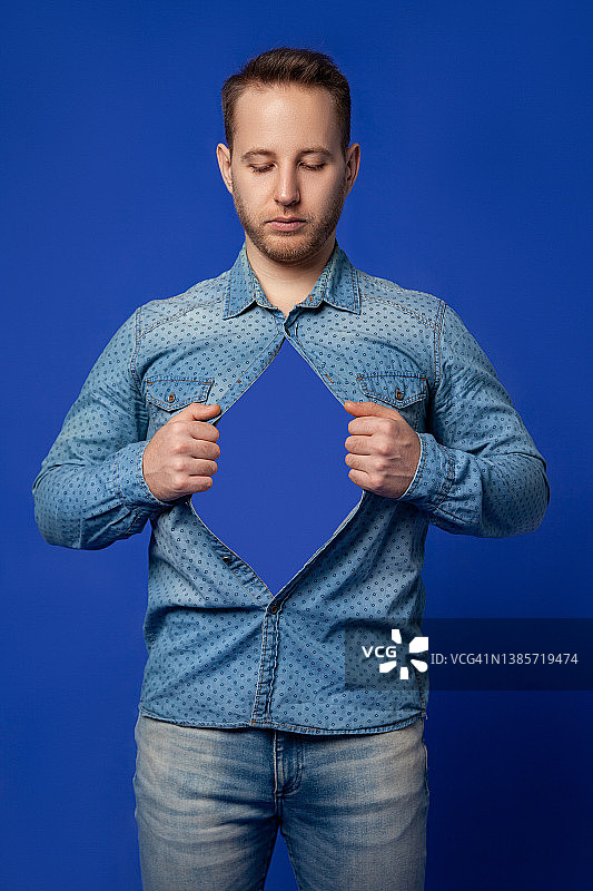 男人表现空虚图片素材