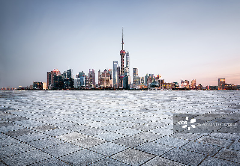 以上海的 Bund 作为背景图片素材