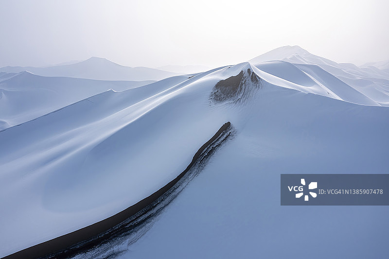 沙漠雪景航拍照片图片素材