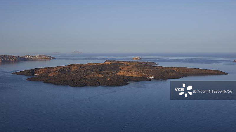 清晨的火山岛风光：圣托里尼岛南部，希腊基克拉泽斯群岛图片素材