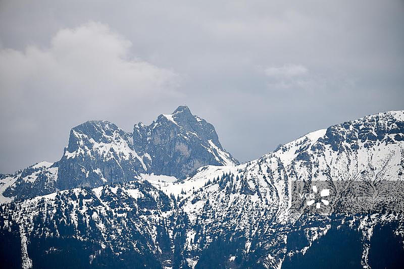 来自德国巴伐利亚州上巴伐利亚艾森贝格的山脉全景图片素材