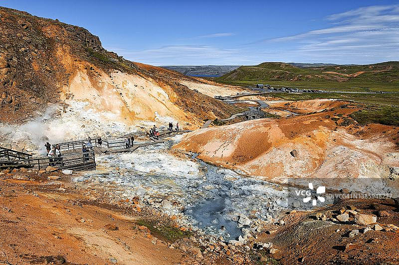 塞尔顿，夏季的塞尔顿，温泉和泥浆池，克里苏维克高温区，雷克雅内斯半岛，冰岛雷克雅未克附近图片素材