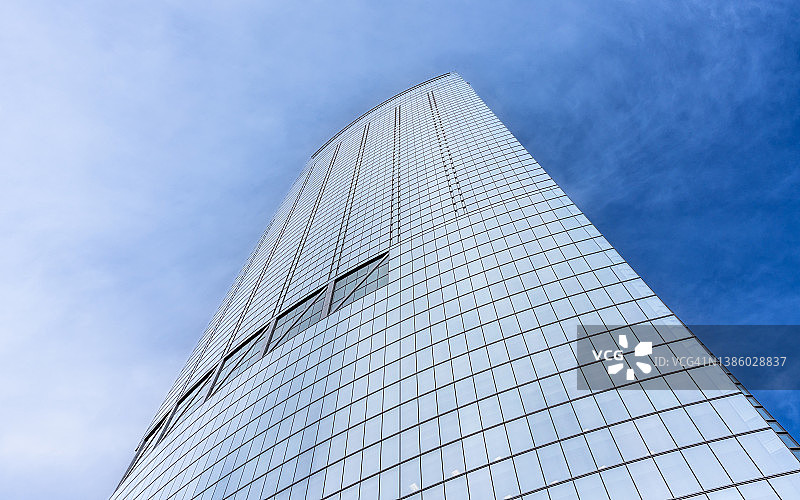 仰望加利福尼亚州洛杉矶的威尔希尔大酒店图片素材