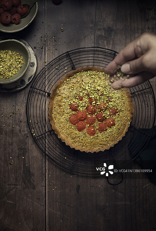 覆盆子开心果鸡蛋馅饼图片素材