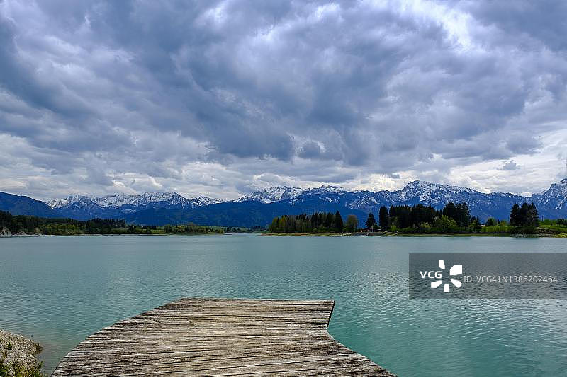 德国阿尔高地区福尔根湖风光图片素材