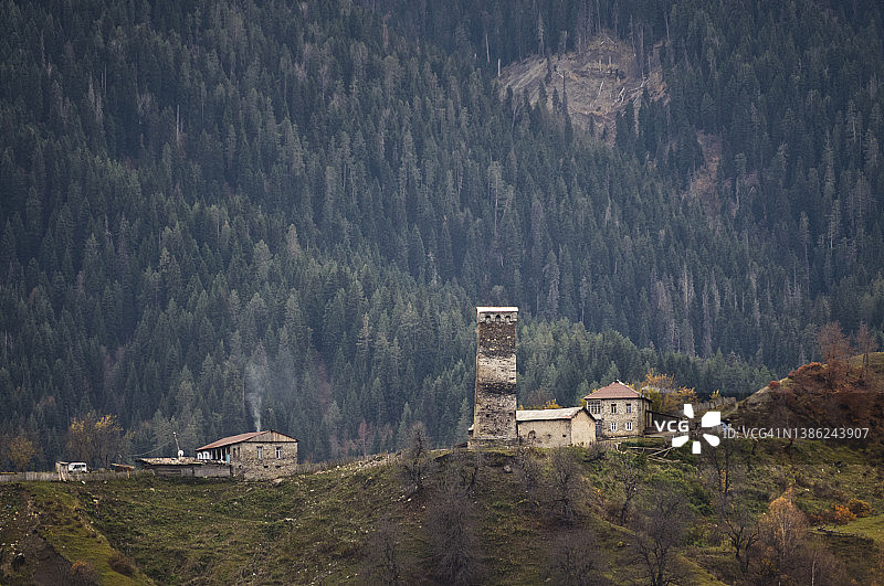 格鲁吉亚斯瓦内蒂的偏远房屋和传统斯万塔图片素材