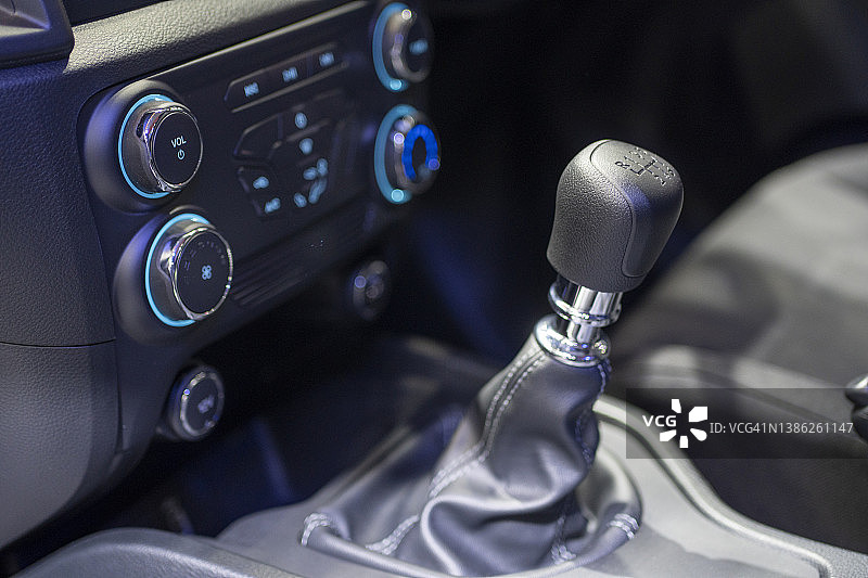 汽车换挡杆特写图片素材