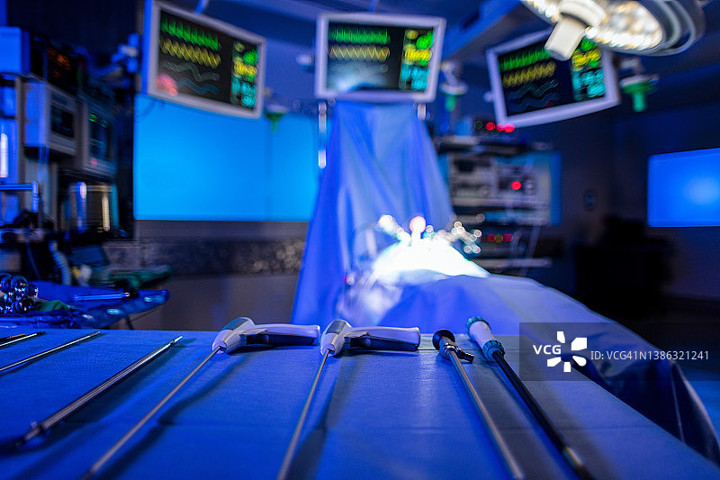 重症监护病房医院中已消毒的腹腔镜外科设备图片素材