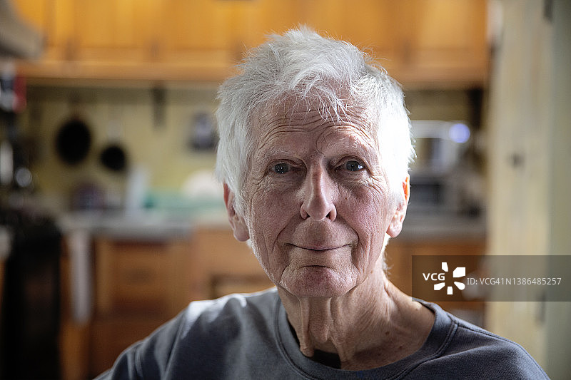 年长的白人男子图片素材