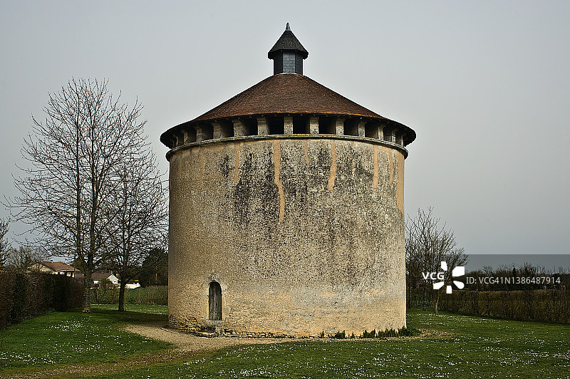 法国废弃鸽舍图片素材