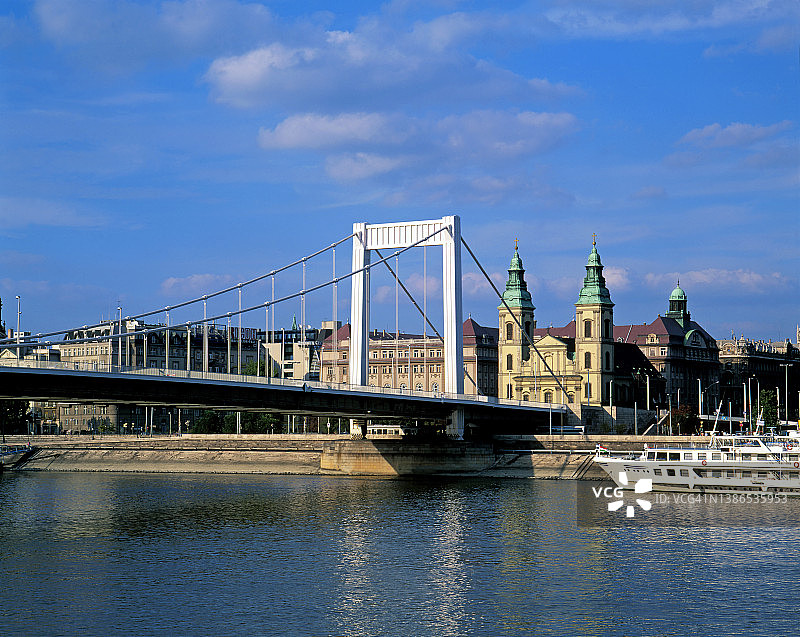 伊丽莎白桥和教堂图片素材