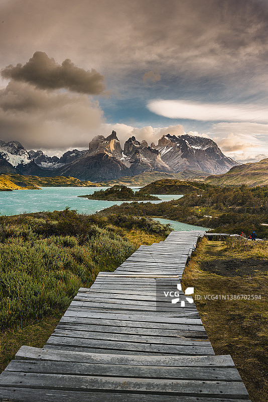 智利百内国家公园的百内群峰图片素材