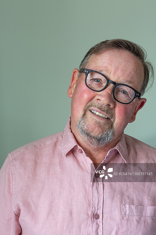 一位老年男人的肖像图片素材